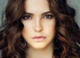 77 Medium-length Layered Hairstyles To Light You Up (2023)