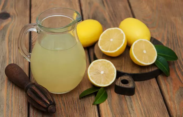 Homemade lemon juice, olive oil, and coconut milk conditioner to revive dull hair
