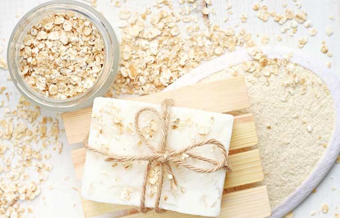 6. Scrub per il corpo alla farina d'avena per una pelle luminosa