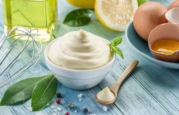 Homemade mayonnaise, yogurt, and egg white hair conditioner to moisturize hair