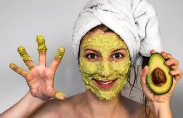 Avocado pulp face mask for glowing skin