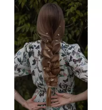 Jasmine fishtail braid for an Indian hairstyle