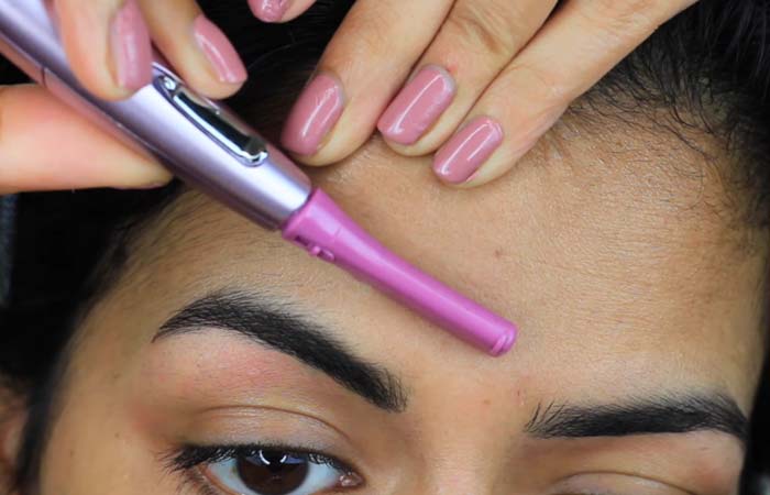 Step 6 to tweeze your eyebrows at home