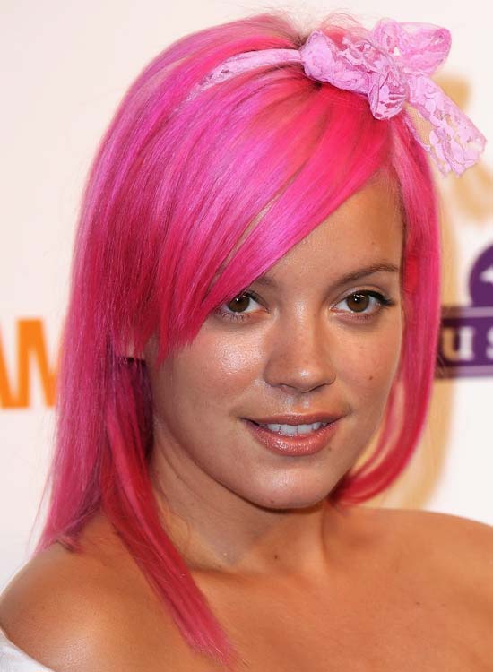 Straight and smooth deep pink hair with side bang