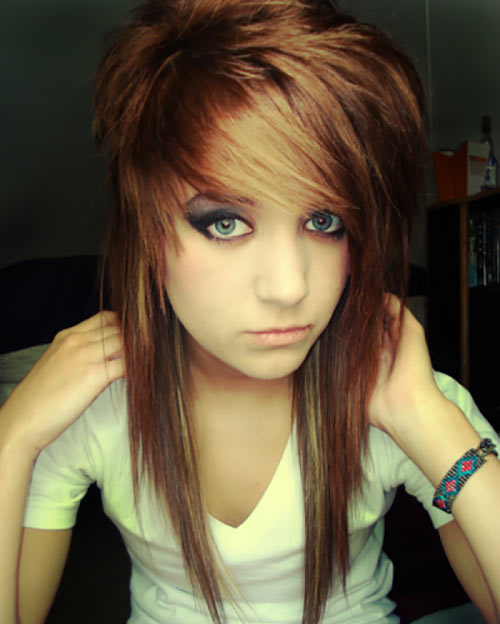 10 Emo Hairstyles For Girls With Medium Hair