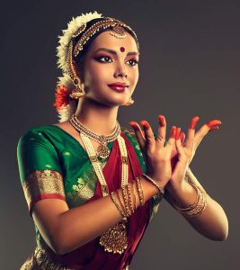 How To Do Bharatanatyam Makeup? - Step By...