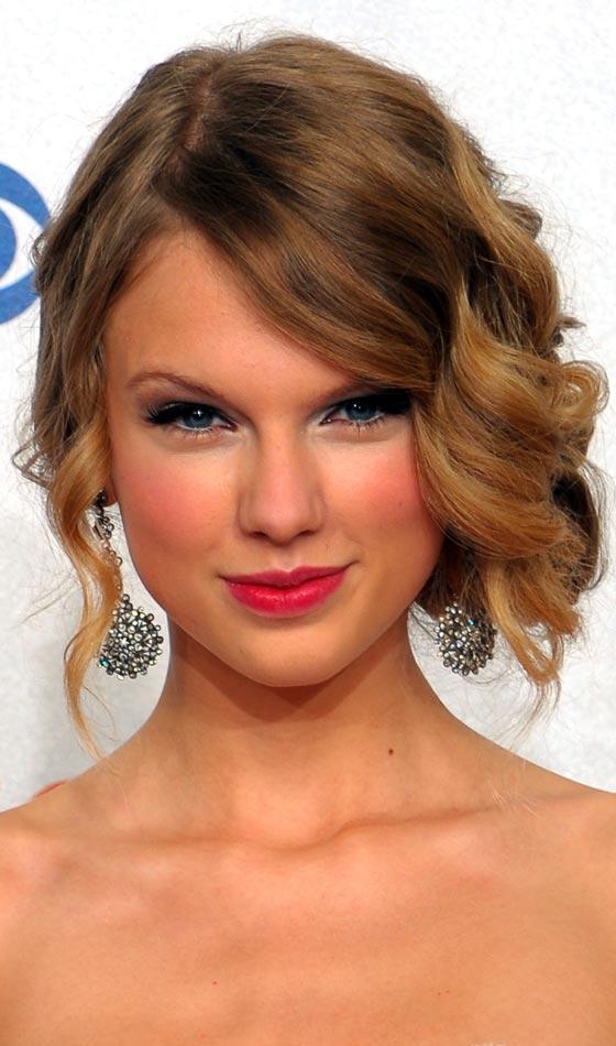 10 Formal Curly Everyday Hairstyles