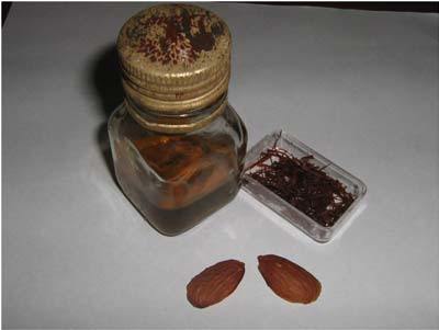 Almond honey and saffron face pack