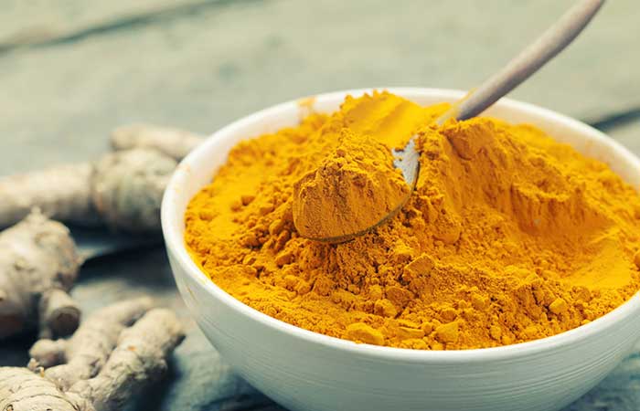 Turmeric powder to get rid of black knees and elbows