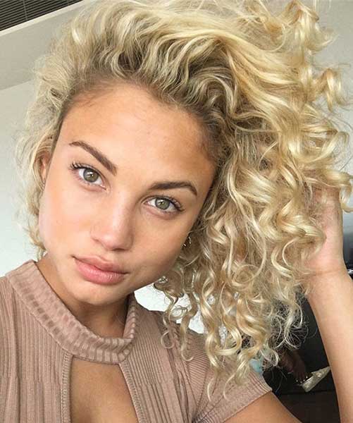 Blonde classic perm hairstyle