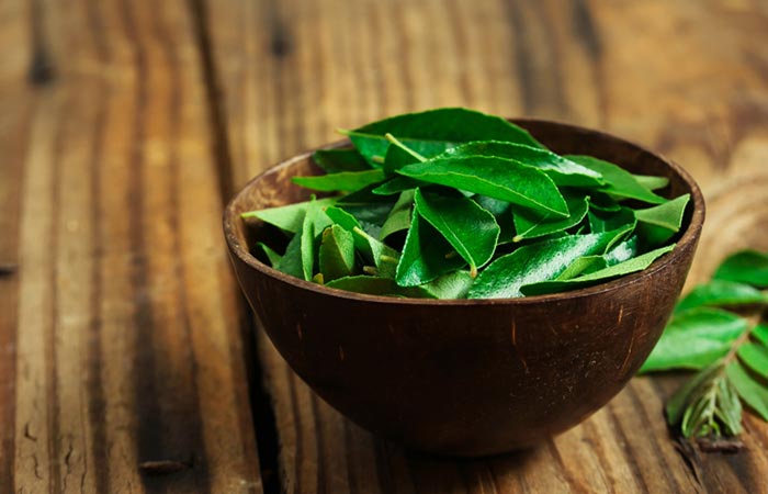 Curry leaves for thicker eyebrows