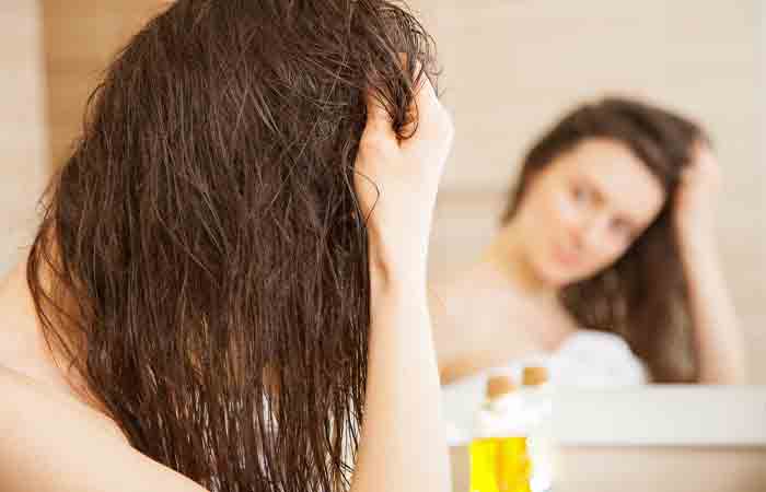 Follow the steps to oil your hair in the right manner