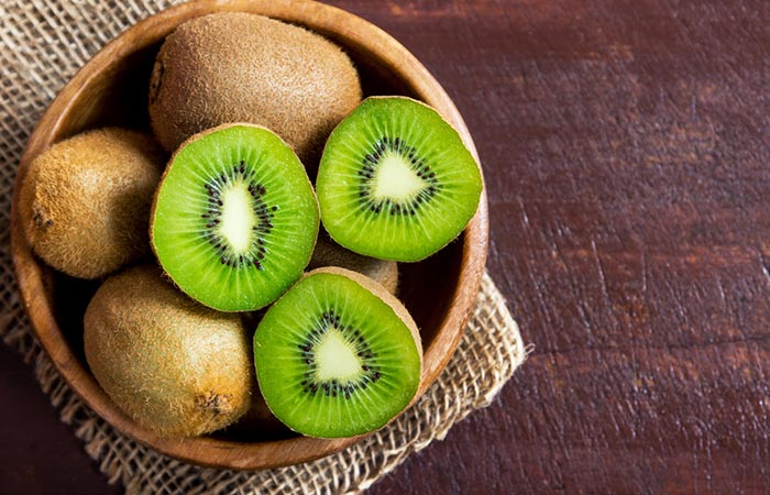 Kiwi fruit as one of the remedies for freckles