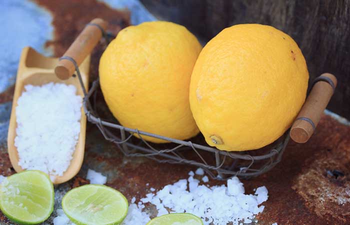 Homemade lemon juice and salt scrub for oily skin