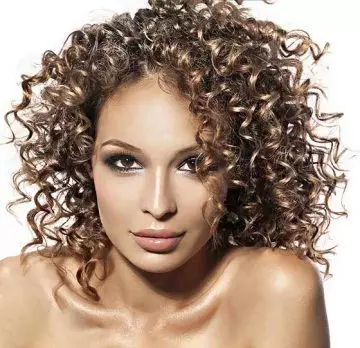 Super defined root perm hairstyle