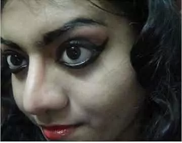 Dark kohl for elegant eyes in Bhartanyatam makeup