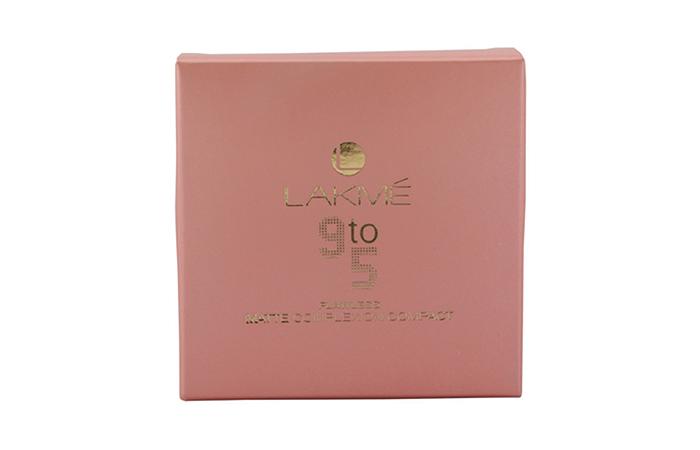 Lakme 9 to 5 Flawless Matte Complexion Compact - Best Compact For Oily Skin