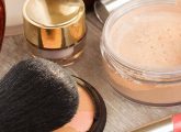 How To Apply Compact Powder Perfectly? - Step By Step Tutorial