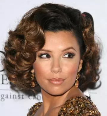 Dual toned vintage curls hairstyle for women over 40