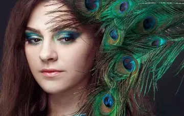 Peacock eye makeup