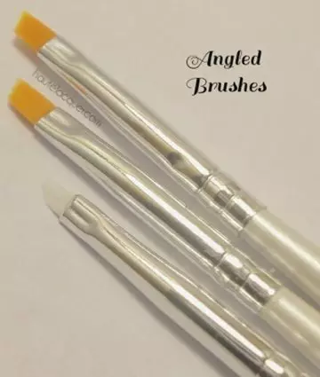 Angled brush for nail art