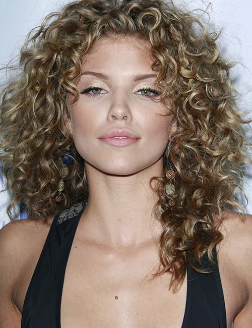 26 Celebrity Curly Hairstyles  Easy Curly Hairstyles 2021