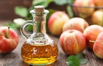 Use apple cider vinegar to get rid of forehead acne