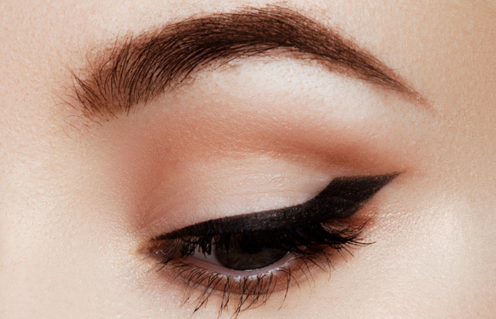 Close up of basic bat winged eyeliner makeup look