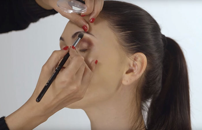 How To Apply Makeup Like A Pro