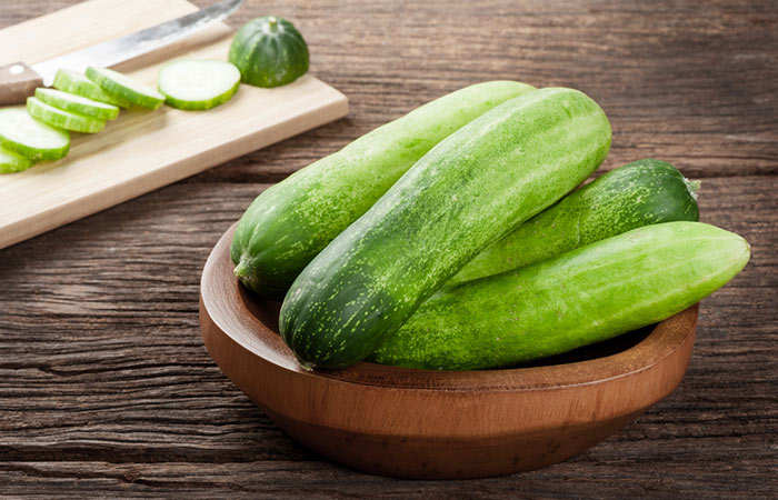 Cucumber to remove tan from hands