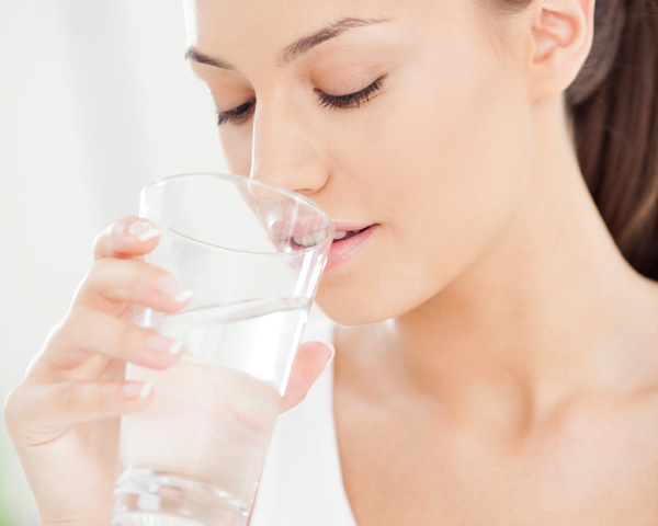 water benefits for healthy lips
