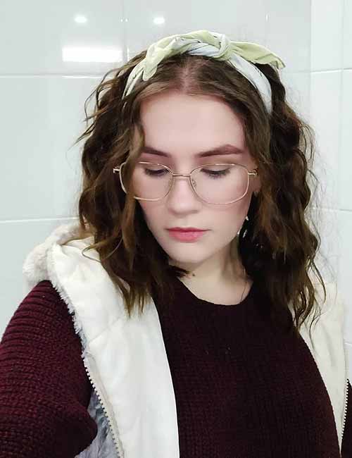 Short curly scarf hairstyle