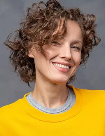 Short curled end hairstyle
