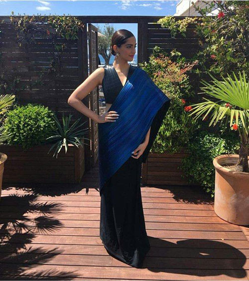 宝莱坞美女索纳姆卡普尔蓝色纱丽造型