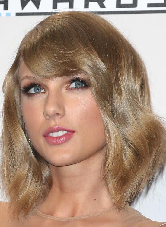 Hollywood celeb Taylor Swift's hairstyle