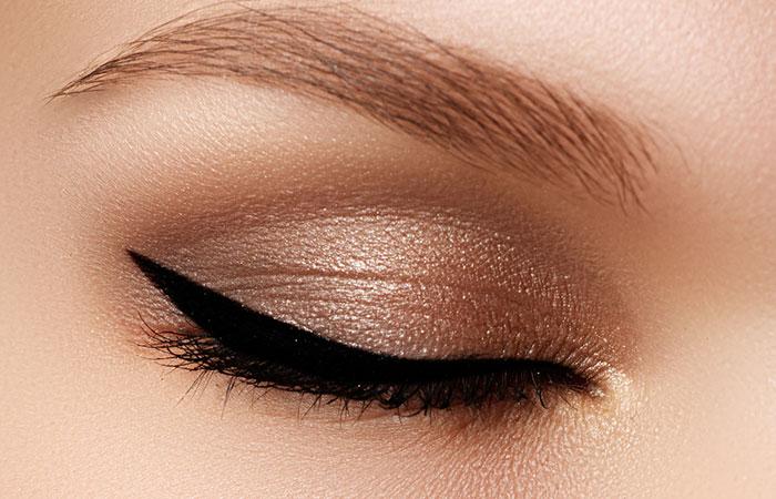 Comment Appliquer Un Eye-Liner? - Étape 4: Sortez-Le!