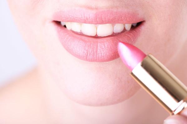 Coral pink in matte lipstick shade for fair skin