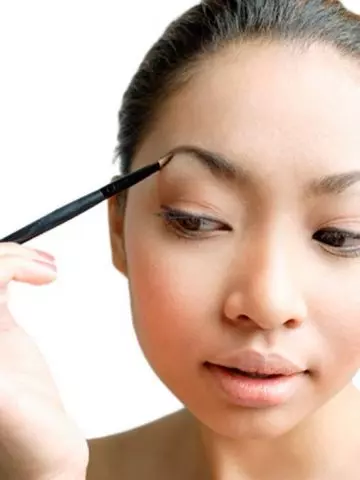 Tips for thick scanty eyebrows