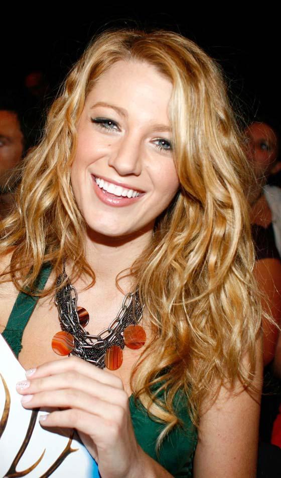 10 Perm Celebrity Hairstyles That You Can Try