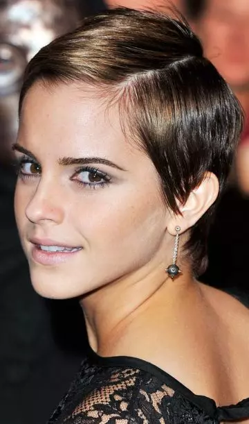 Pixie hairstyle for balanced faces