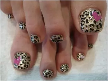Leopard print nail art for toes