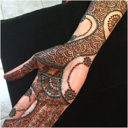 Try These 5 Hacks to Darken Your Mehndi Naturally