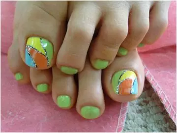 Multicolored thumb nail art