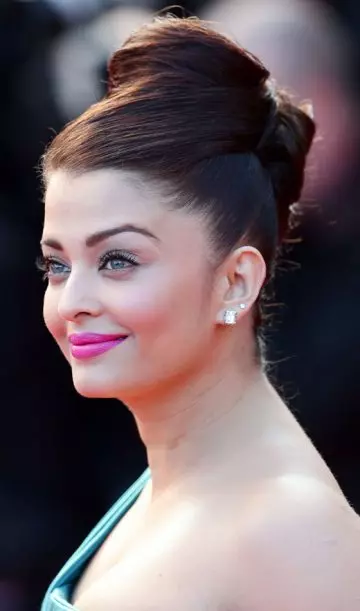 Favorite hairstyles of Bollywood actress Aishwarya Rai