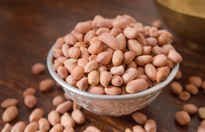 A bowl of peeled raw peanuts