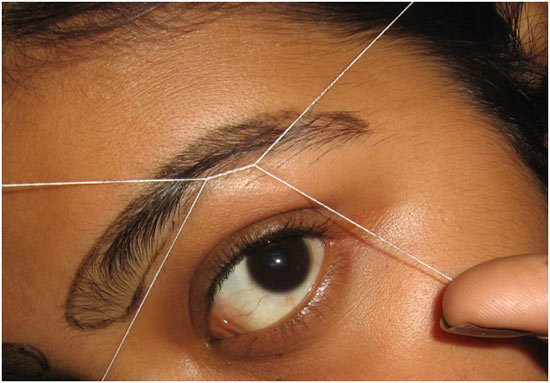 How To Do Eyebrow Threading At Home – DIY With Detailed Steps And Images