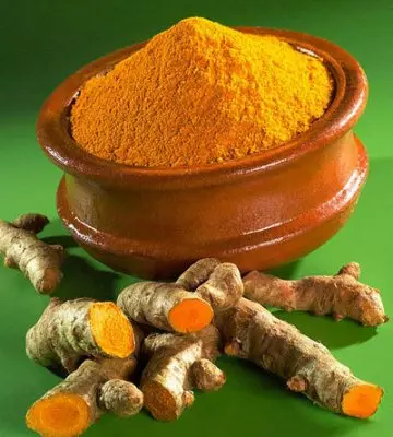 Use turmeric to fix a too light foundation for yellow-skinned women