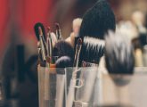 5 Types Of Eyeliner Brushes And Their Uses