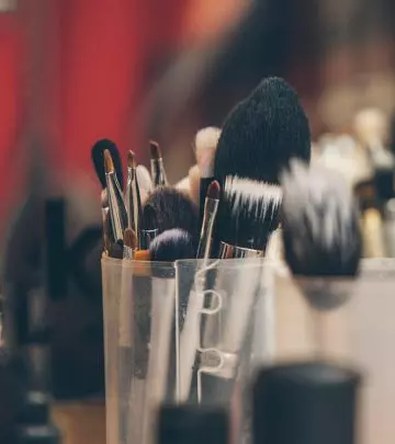 7 Types Of Eyeliner Brushes And Their Uses