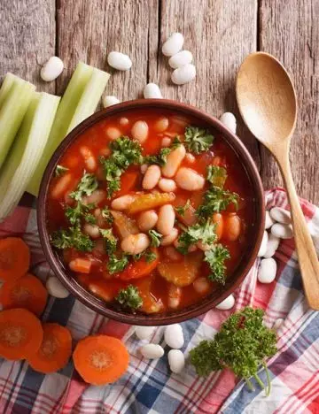 Soup for dinner as part of low-fat diet